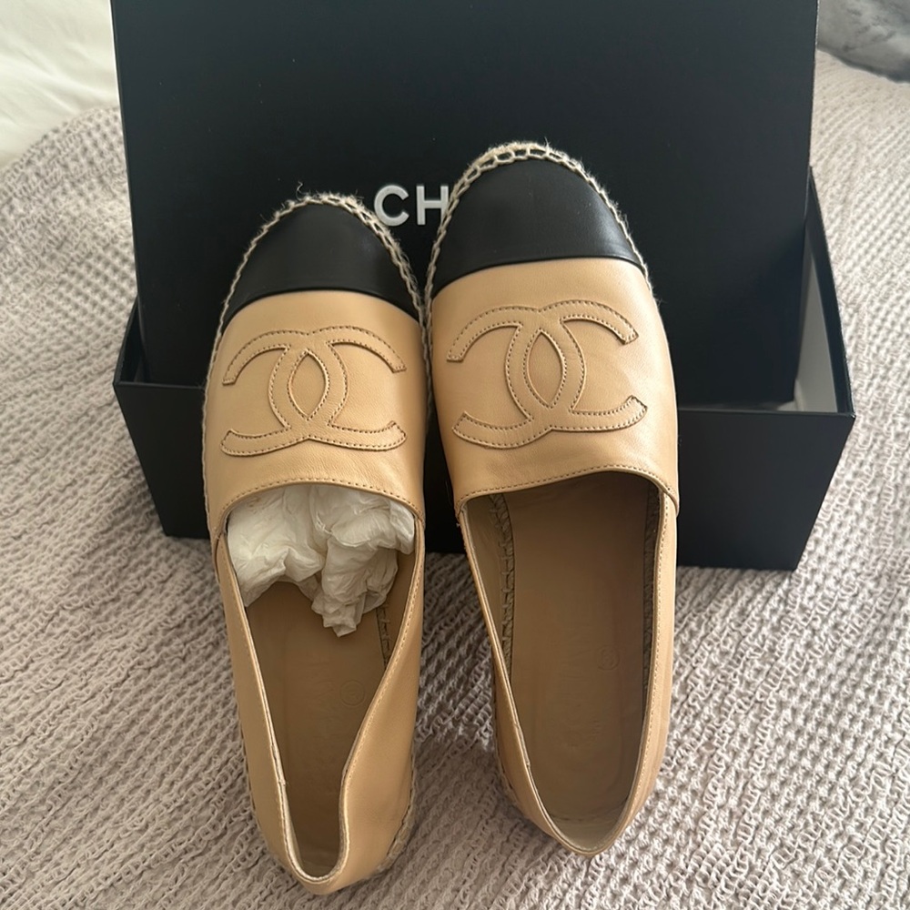 CHANEL Tan and Black Espadrilles